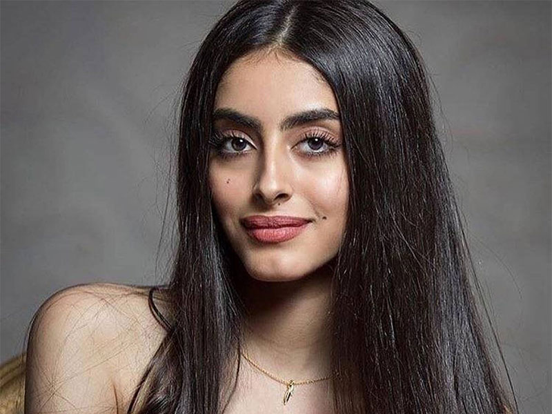 بالفيديو..جود عزيز ترتدي الحجاب وتعلن اعتزالها